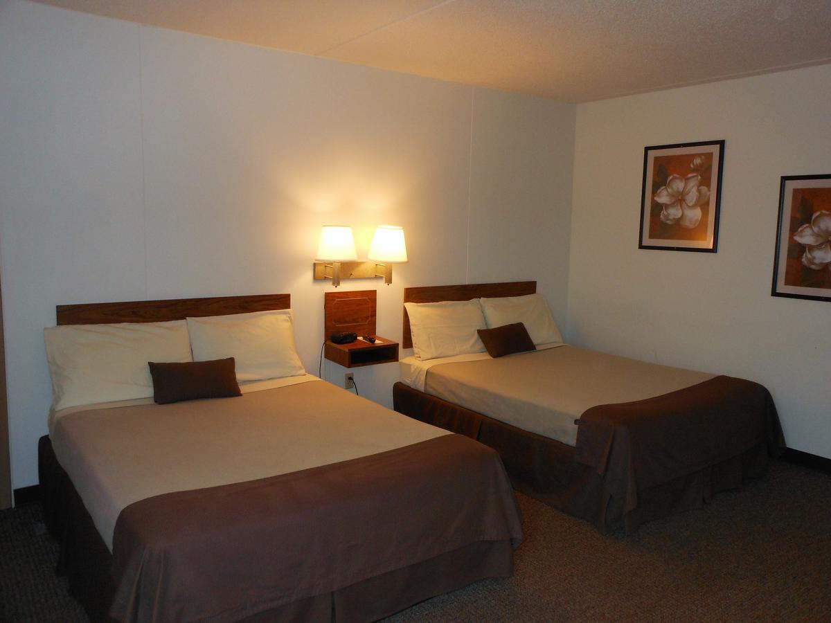 Great American Inn & Suites Devils Lake 외부 사진