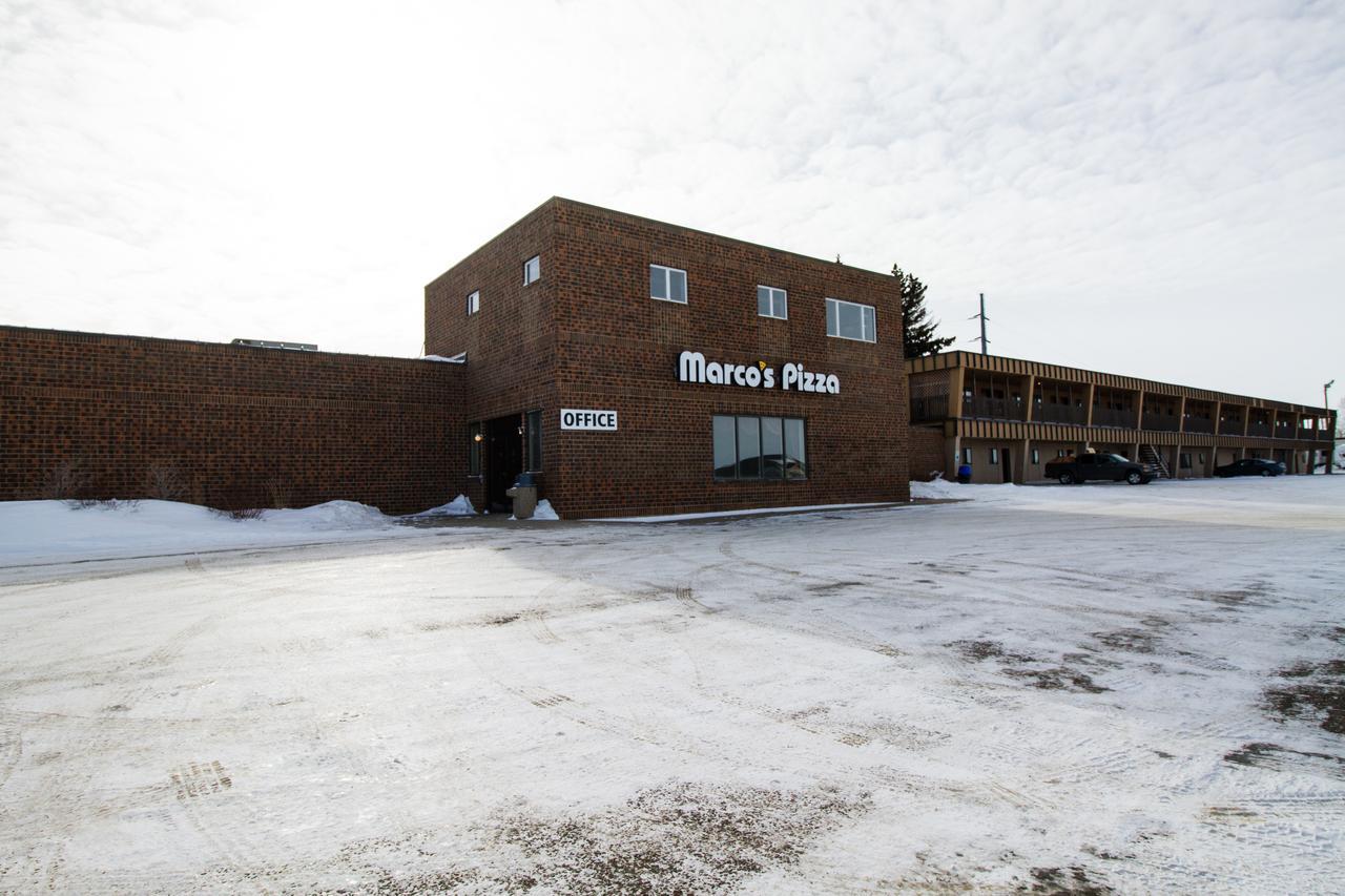 Great American Inn & Suites Devils Lake 외부 사진